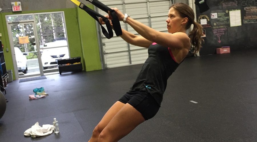 Les bienfaits de l&rsquo;entraînement par suspension (TRX) pour la force corporelle